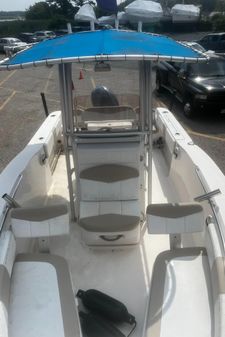 Robalo R200 Center Console image