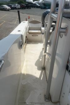 Robalo R200 Center Console image