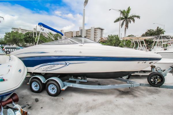 Rinker 232-CAPTIVA-BOWRIDER - main image