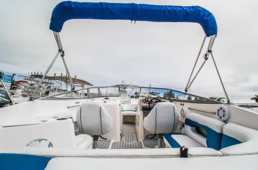 Rinker 232 Captiva Bowrider image