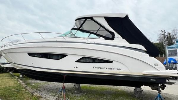 Regal 33 Express