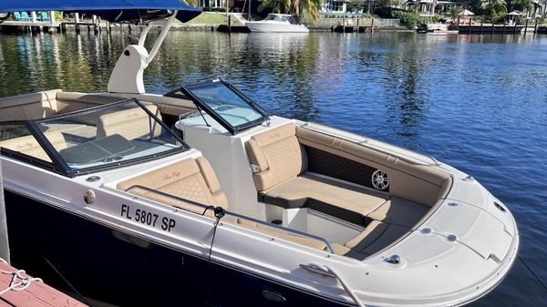 Sea Ray SDX 270 Outboard