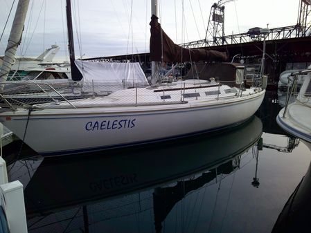 Catalina 36' sloop image