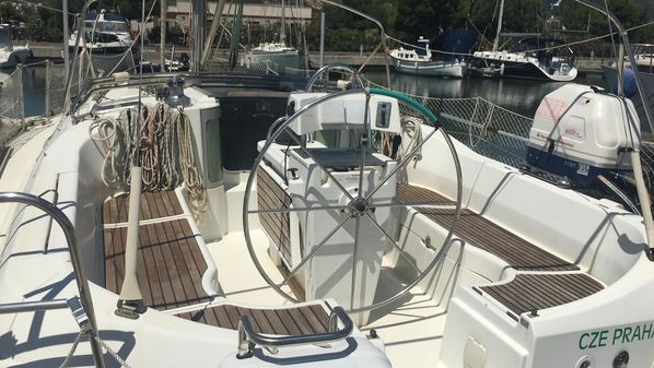 Beneteau Oceanis 351 image