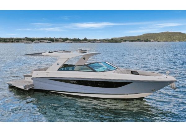 Sea Ray 400 SLX image