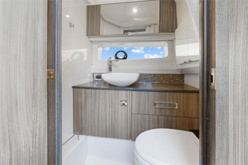 Sea Ray 400 SLX image