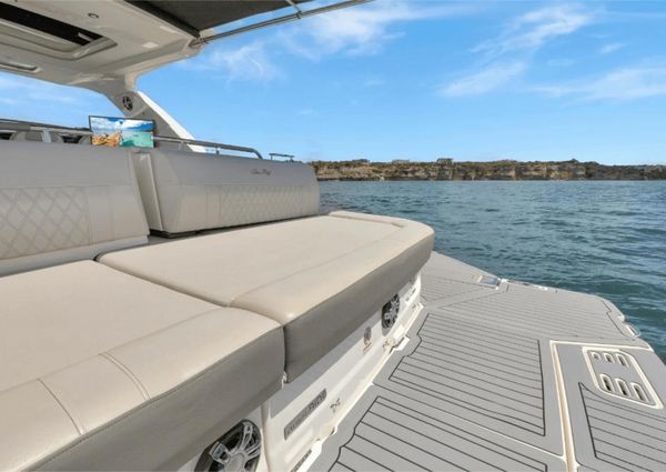 Sea Ray 400 SLX image