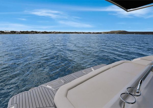 Sea Ray 400 SLX image