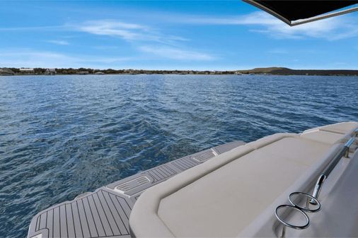 Sea Ray 400 SLX image