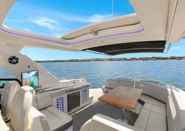 Sea Ray 400 SLX image