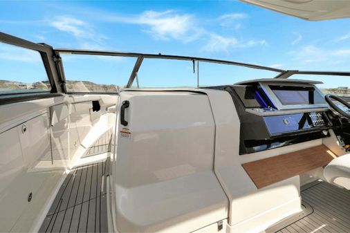 Sea Ray 400 SLX image