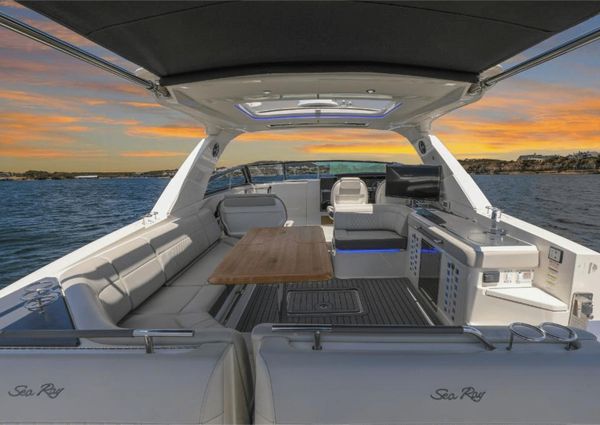 Sea Ray 400 SLX image