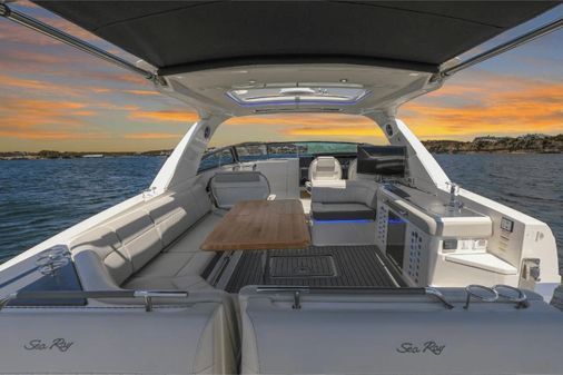 Sea Ray 400 SLX image