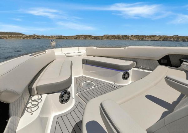 Sea Ray 400 SLX image