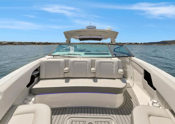 Sea Ray 400 SLX image