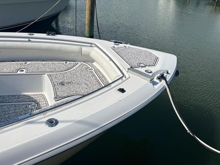 Boston Whaler 320 Outrage w 2019 Power image