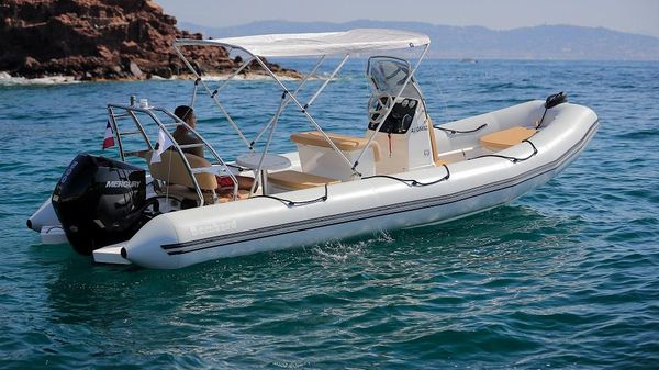 Bombard SUNRIDER 700 NEO