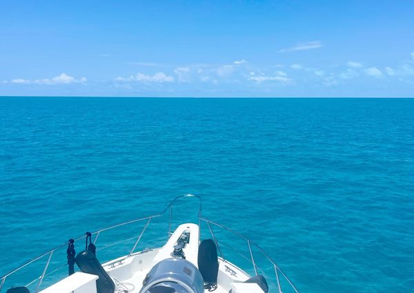 Hatteras 54 Extended Deckhouse image