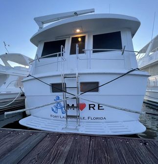 Hatteras 54 Extended Deckhouse image