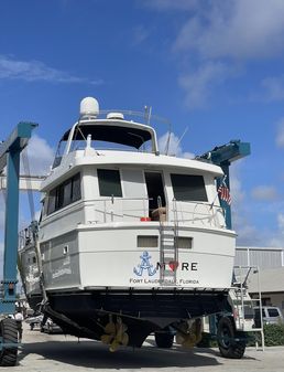 Hatteras 54 Extended Deckhouse image