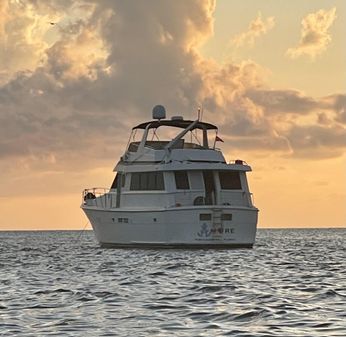 Hatteras 54 Extended Deckhouse image