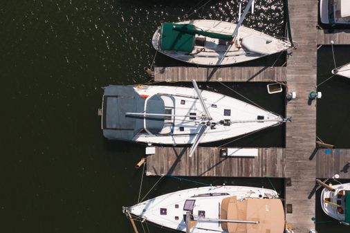 Beneteau Oceanis 48 image