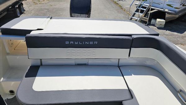 Bayliner VR5-BOWRIDER-OB image