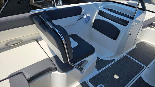 Bayliner VR5-BOWRIDER-OB image