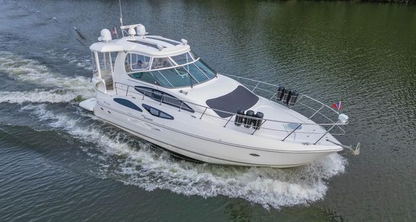 Cruisers Yachts 455 Express Motoryacht image