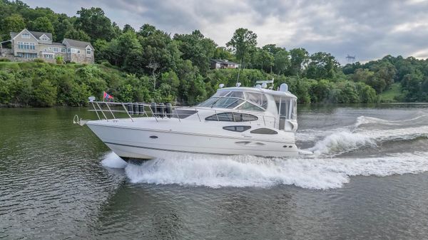 Cruisers Yachts 455 Express Motoryacht 