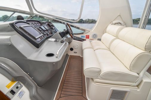 Cruisers Yachts 455 Express Motoryacht image