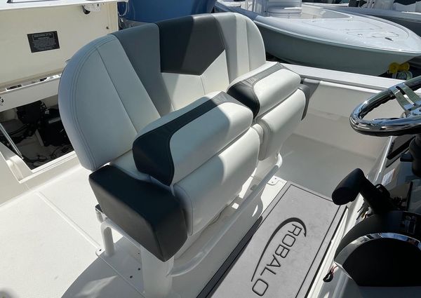 Robalo 266-CAYMAN image