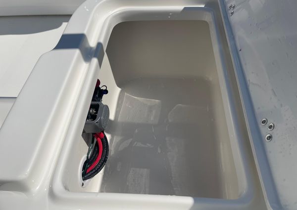 Key-west 1720-CENTER-CONSOLE image