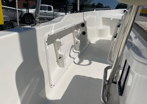 Key-west 1720-CENTER-CONSOLE image