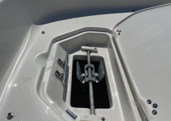 Key-west 1720-CENTER-CONSOLE image