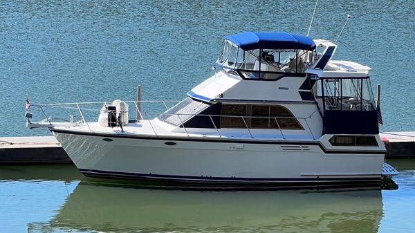 Jefferson 37 Viscount Sundeck Motor Yacht 