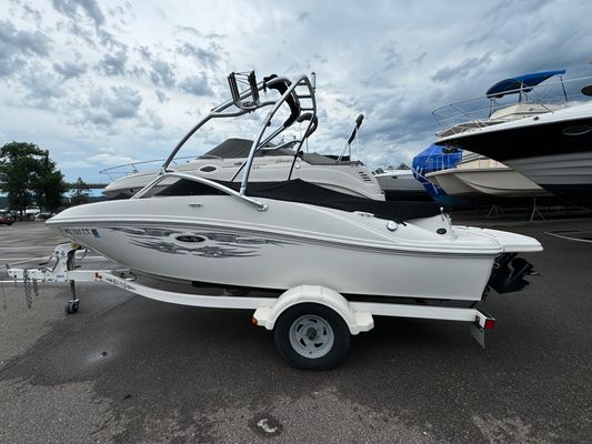 Sea-ray 185-SPORT - main image