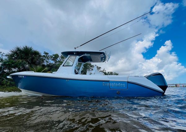 Everglades 295-CENTER-CONSOLE image