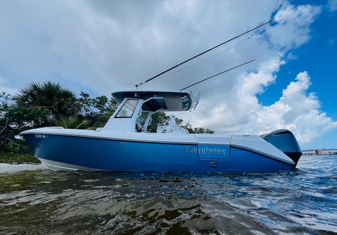 Everglades 295 Center Console image