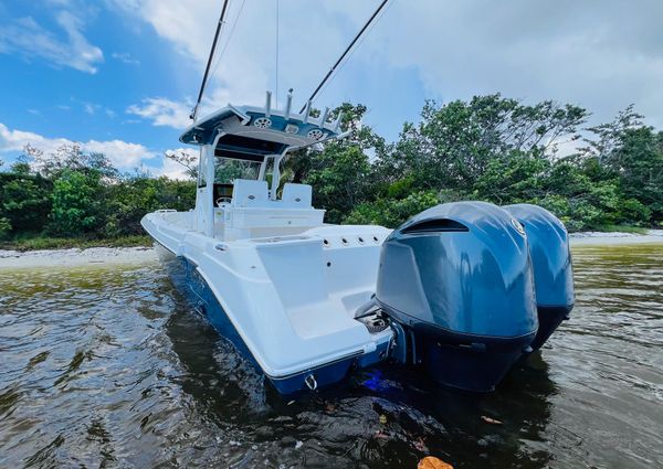 Everglades 295-CENTER-CONSOLE image