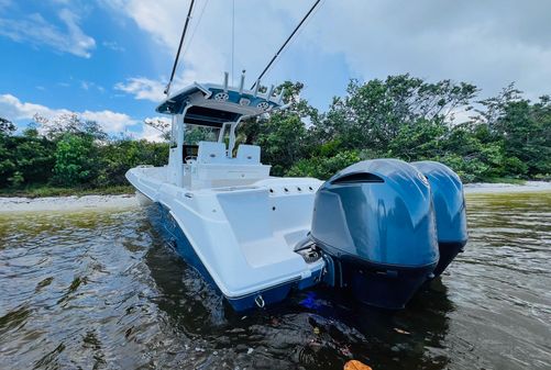 Everglades 295 Center Console image