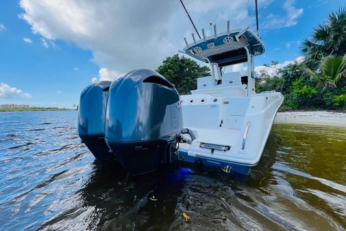 Everglades 295 Center Console image