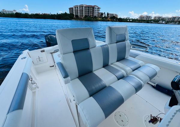 Everglades 295-CENTER-CONSOLE image