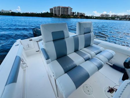 Everglades 295 Center Console image