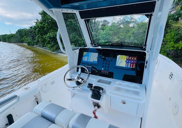 Everglades 295-CENTER-CONSOLE image