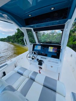 Everglades 295 Center Console image