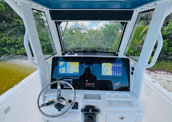 Everglades 295-CENTER-CONSOLE image