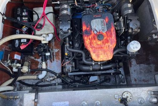 Crownline 262 CR image