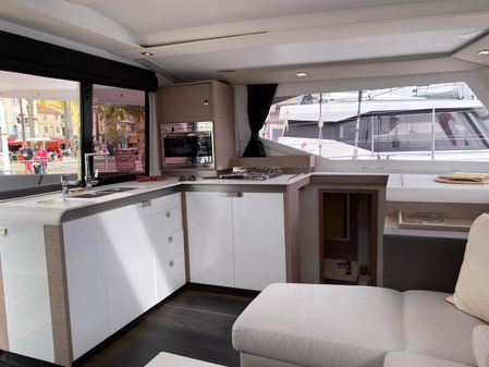 Fountaine Pajot 40 Isla image