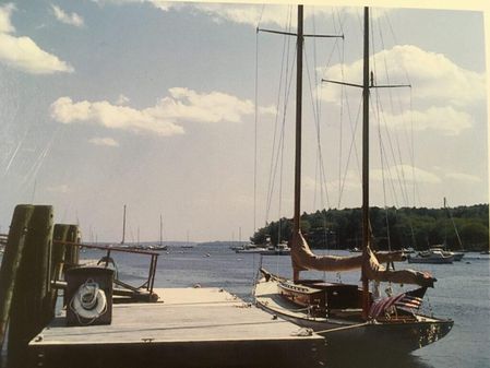 Herreshoff Araminta image